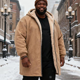 Veliki i visoki muški kaput od baršuna s kapuljačom