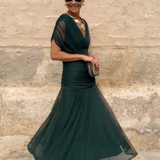 Elegantna fantasy maxi haljina s V-izrezom