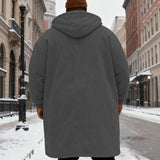 Veliki i visoki muški kaput od baršuna s kapuljačom