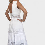 Elena - Elegantna Čipkasta Haljina s V-Izrezom