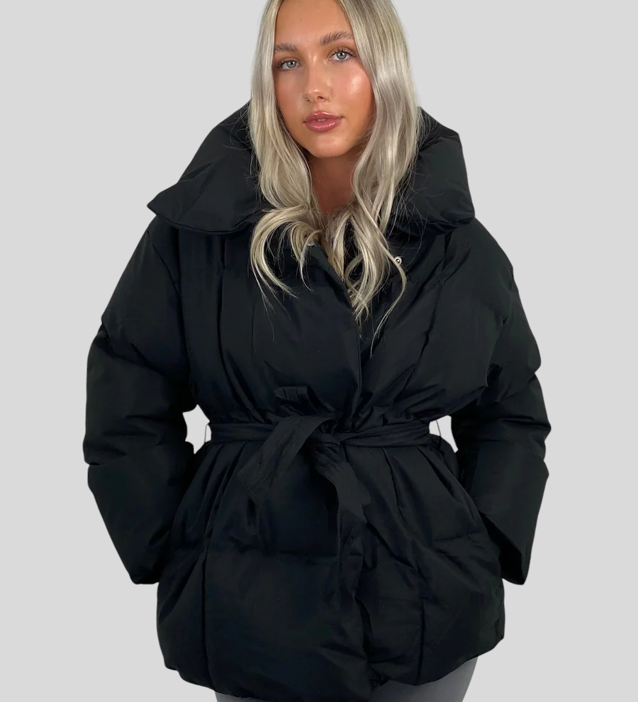 Karly – Kratka Puf Jakna s Remenom