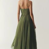 Lara - Moderna Elegancija S Otvorenim Leđima